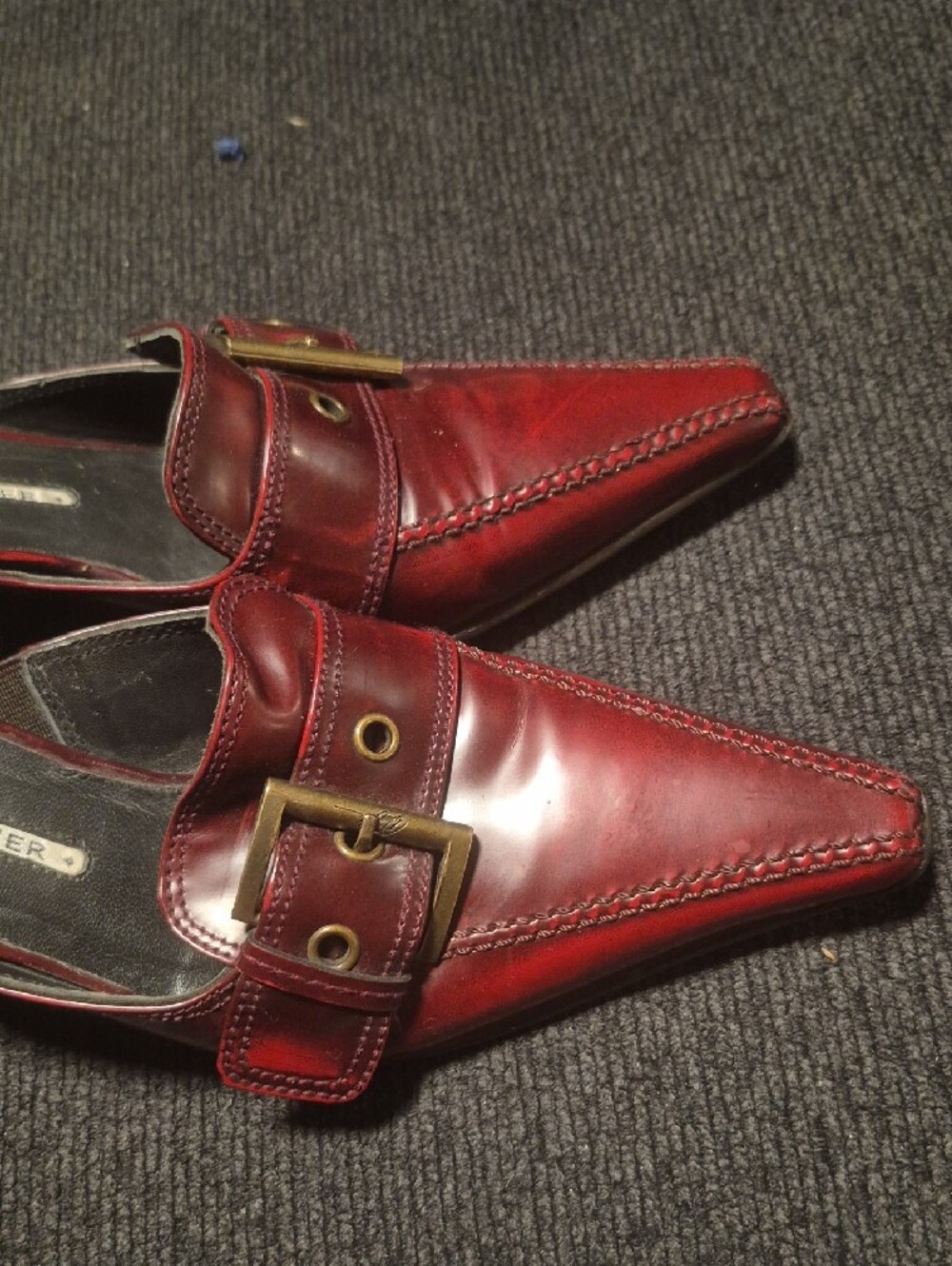 Donald J. Pliner Women's Burgundy Leather Pointed Buckle Mules - Picture 5 of 5